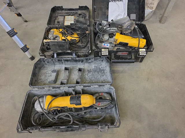 5 divers elektrisch gereedschap dewalt - afbeelding 1 van  9