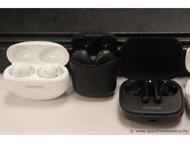 5 diverse earpods, zonder kabels, werking niet gekend - afbeelding 2 van  3