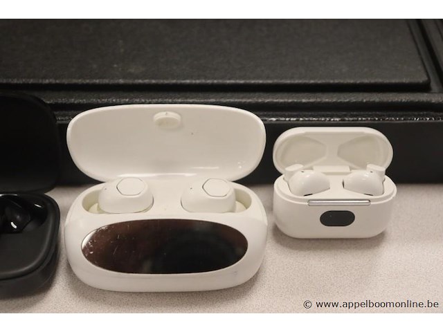 5 diverse earpods, zonder kabels, werking niet gekend - afbeelding 3 van  3