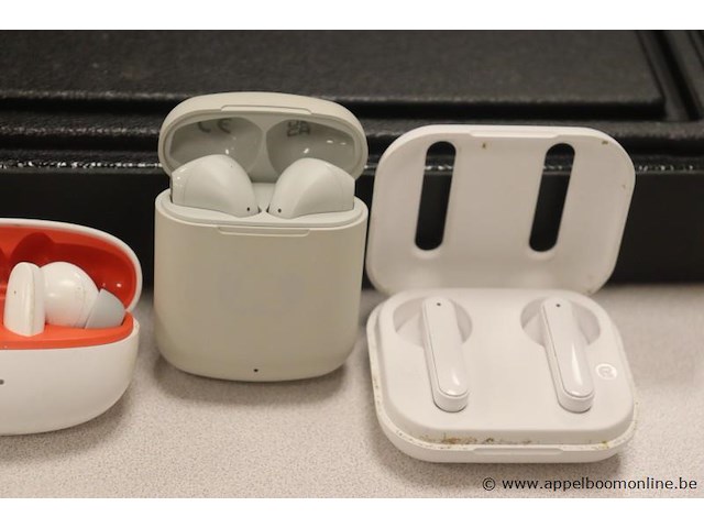 5 diverse earpods, zonder kabels, werking niet gekend - afbeelding 3 van  3