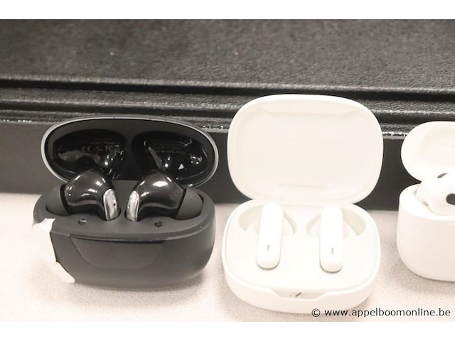 5 diverse earpods, zonder kabels, werking niet gekend - afbeelding 2 van  3