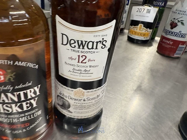 5 diverse flessen whisky - afbeelding 2 van  6