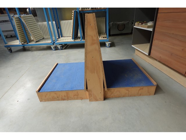 5 diverse houten bokken - afbeelding 2 van  6