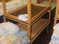 5 diverse houten tafels - afbeelding 1 van  2