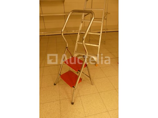 5 diverse ladders - afbeelding 6 van  12