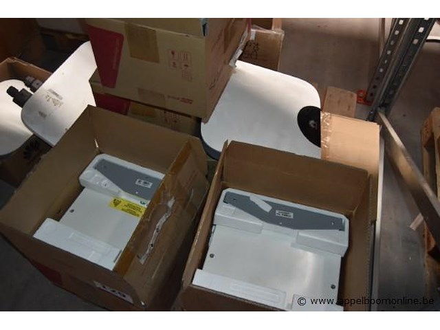 5 diverse omvormers, wo. huawei, sun2000-4ktl-m0 / solar edge, werking niet gekend - afbeelding 2 van  2