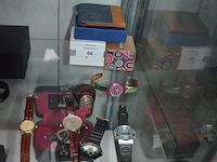 5 diverse polshorloges , portefeuille - afbeelding 1 van  8