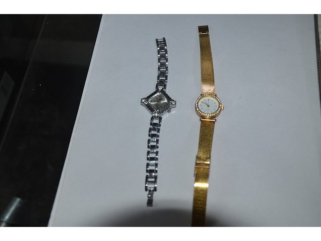 5 diverse polshorloges - afbeelding 8 van  9