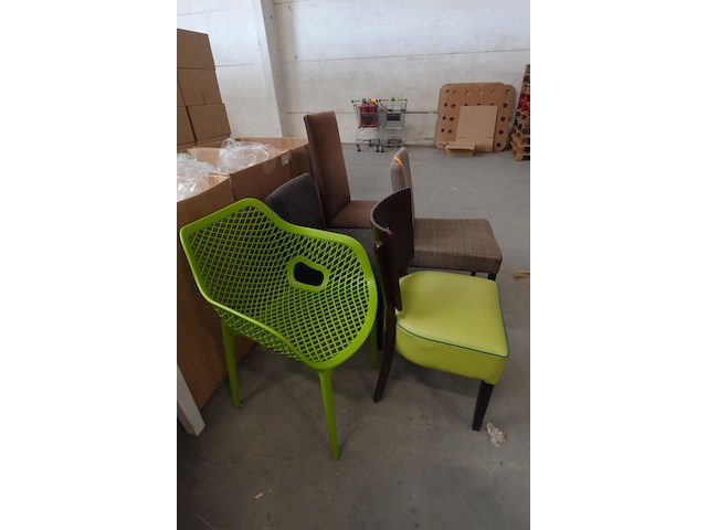 5 diverse stoelen - afbeelding 2 van  3