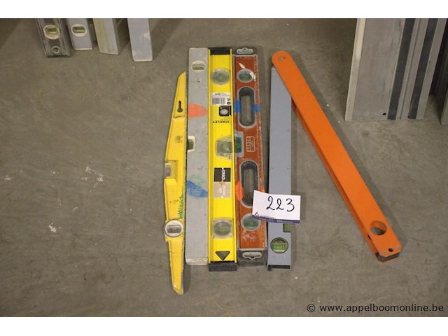 5 diverse waterpassen - afbeelding 1 van  2