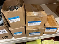 5 dozen bolmoeren en 70 wielen - afbeelding 2 van  6
