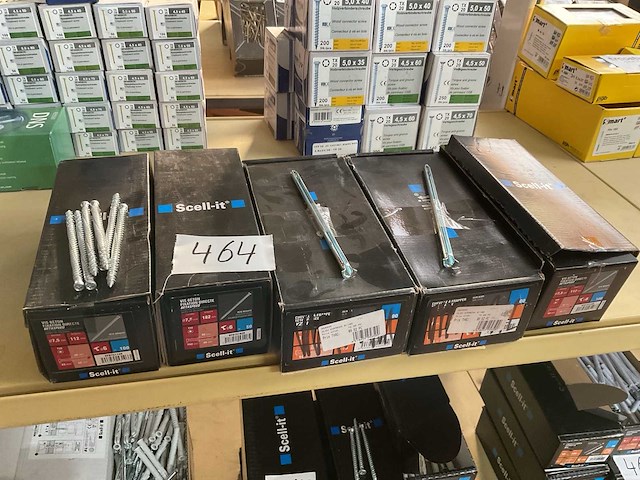 5 dozen houtschroeven en slag hulzen - afbeelding 1 van  7