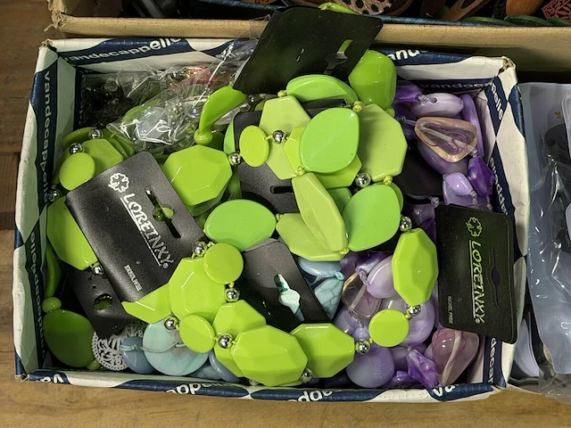 5 dozen sieraden - afbeelding 4 van  5