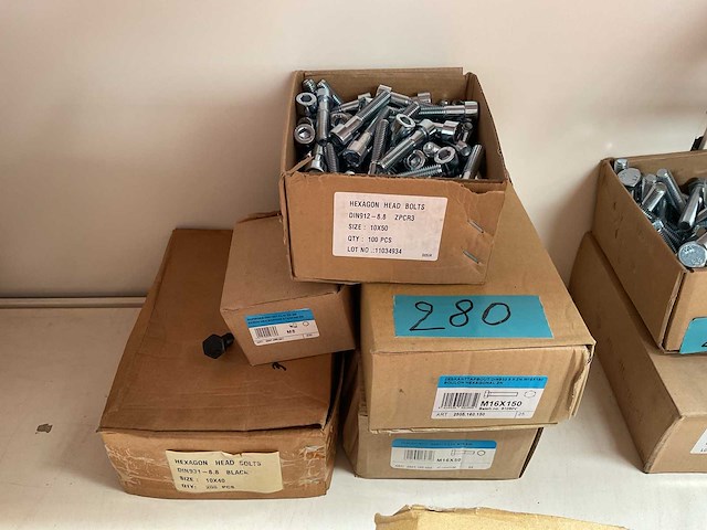 5 dozen zeskant tapbouten; binnen zeskant bouten - afbeelding 1 van  6