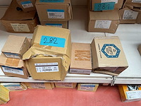 5 dozen zeskant tapbouten, dopmoeren - afbeelding 1 van  5