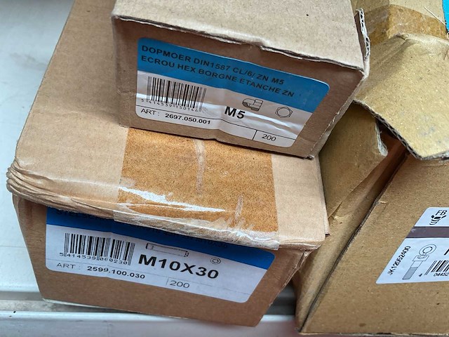 5 dozen zeskant tapbouten, dopmoeren - afbeelding 2 van  5