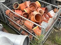 5 draadstalen kooien inhoudend pvc koppelstukken - afbeelding 3 van  3