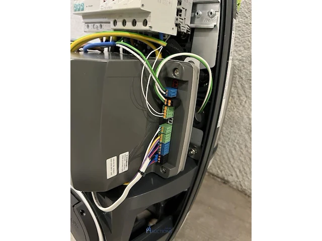 5 dubbele laadstations evbox businessline 4g - 16 a - satellite - afbeelding 13 van  20