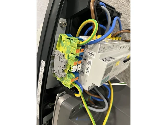 5 dubbele laadstations evbox businessline 4g - 16 a - satellite - afbeelding 20 van  20