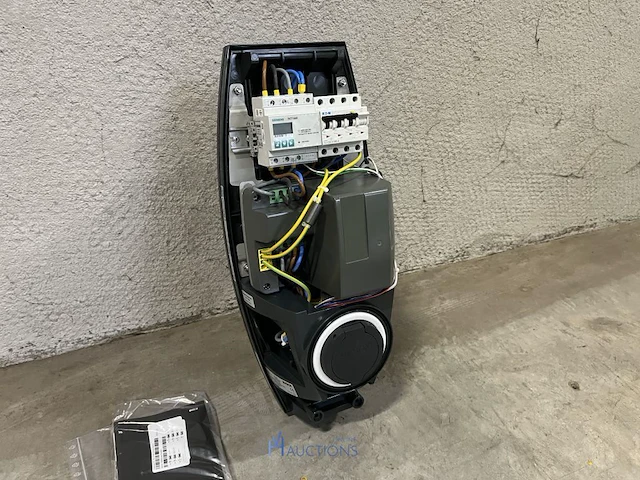 5 dubbele laadstations evbox businessline 4g - 32 a - hub - afbeelding 1 van  17