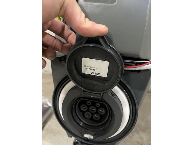 5 dubbele laadstations evbox businessline 4g - 32 a - hub - afbeelding 12 van  17