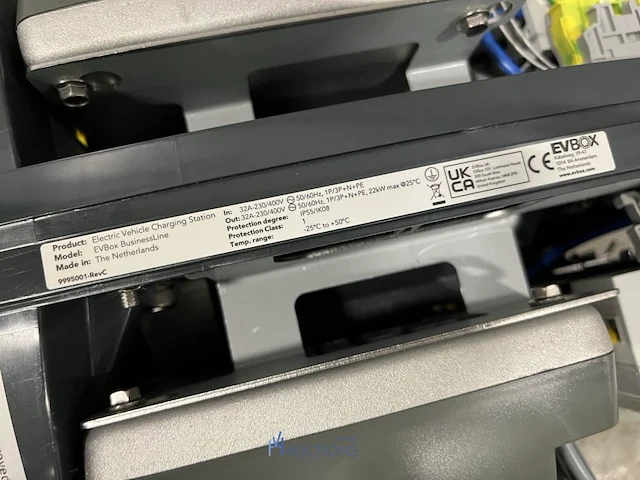 5 dubbele laadstations evbox businessline 4g - 32 a - satellite - afbeelding 8 van  21
