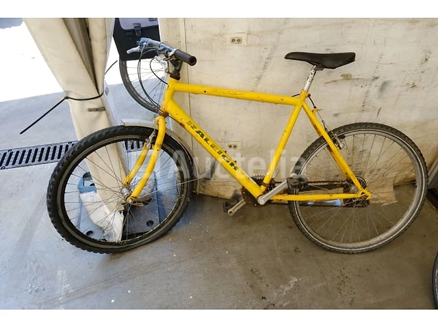 5 fietsen (te renoveren) - afbeelding 1 van  15