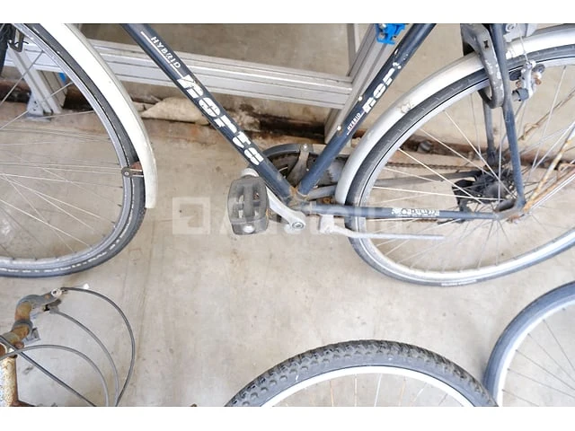 5 fietsen (te renoveren) - afbeelding 8 van  15