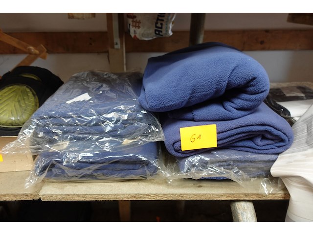 5 fleece dekens - afbeelding 1 van  4