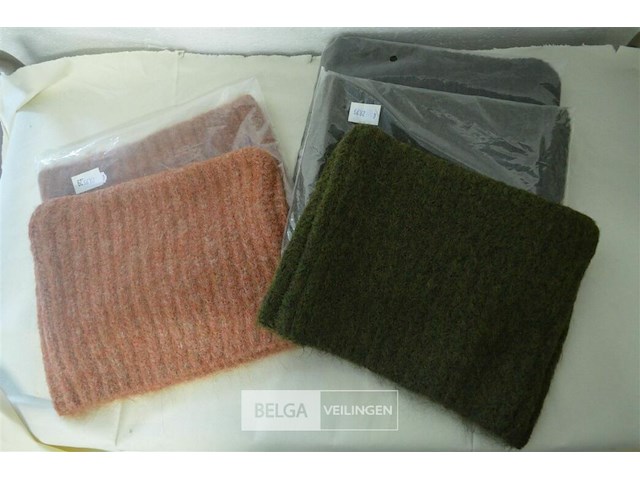 5 gebreide mutsen - afbeelding 1 van  3