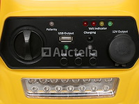 5-in-1 starter - multifunctioneel apparaat - kraft&dele starter, compressor, zaklamp - afbeelding 2 van  4