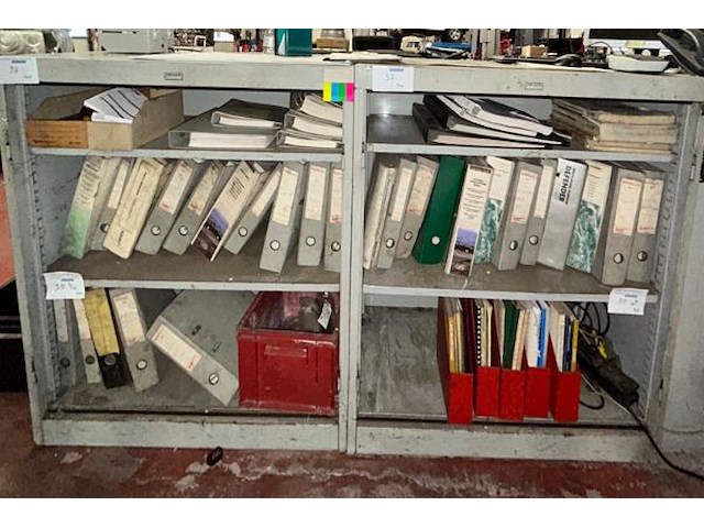 5 kasten met inhoud - afbeelding 2 van  4