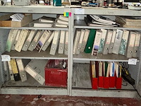 5 kasten met inhoud - afbeelding 2 van  4