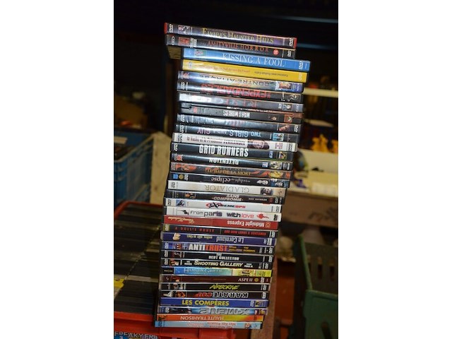 5 kisten gevuld met ca. 400 dvd's - afbeelding 3 van  11