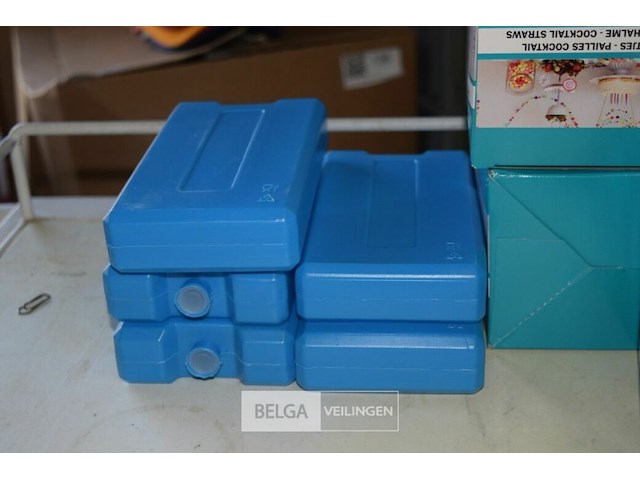 5 koelelementen en 5 pakken plastieken rietjes - afbeelding 2 van  3