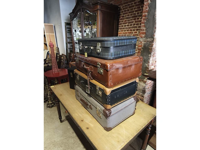 5 koffers - afbeelding 2 van  2