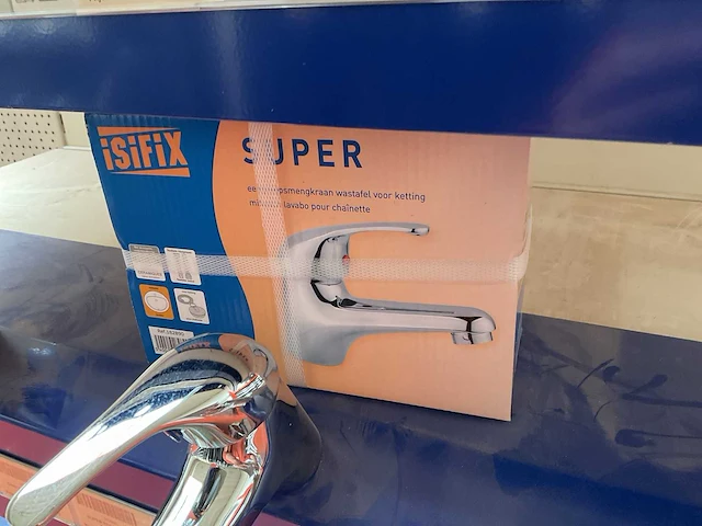 5 lavabo en keuken kranen - afbeelding 4 van  9