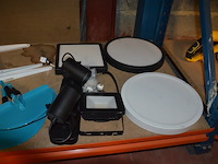 5 led lampen, 3 koppelstukken gardena, 4 muurbeugels, binnenwerk deur - afbeelding 4 van  6