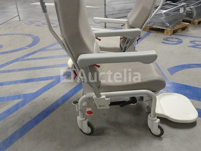 5 loungestoelen op wielen - afbeelding 1 van  7