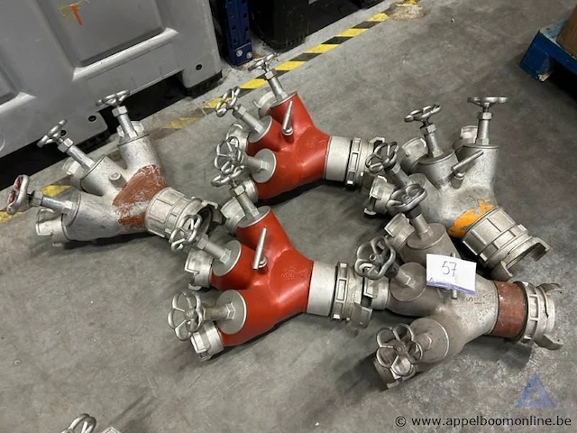 5 metalen verdeelstukken met afsluitbare uitgangen, type 110 - 3x 70 dsp, metaal - afbeelding 1 van  1