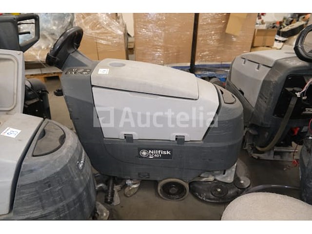 5 nilfisk sc401 schroberdrogers (voor onderdelen) - afbeelding 12 van  14