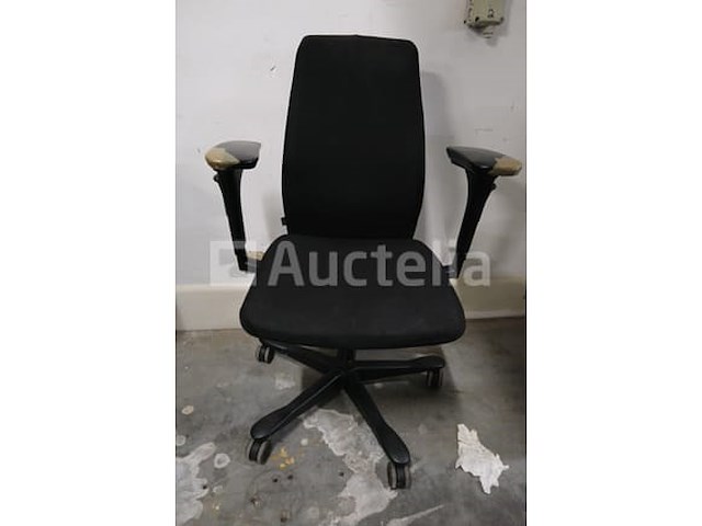 5 ongelijke bureaustoelen - afbeelding 5 van  7