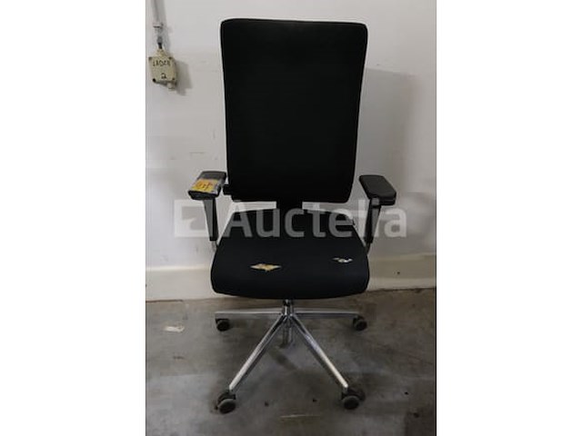 5 ongelijke bureaustoelen - afbeelding 9 van  10