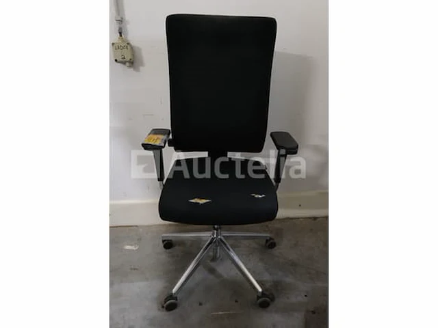 5 ongelijke bureaustoelen - afbeelding 9 van  10