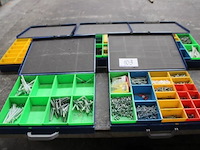 5 opbergkoffers met inhoud - afbeelding 1 van  2