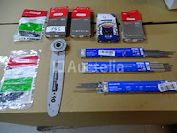 5 oregon chains & guide, 1 husqvarna chain, 18 ronde vijltjes