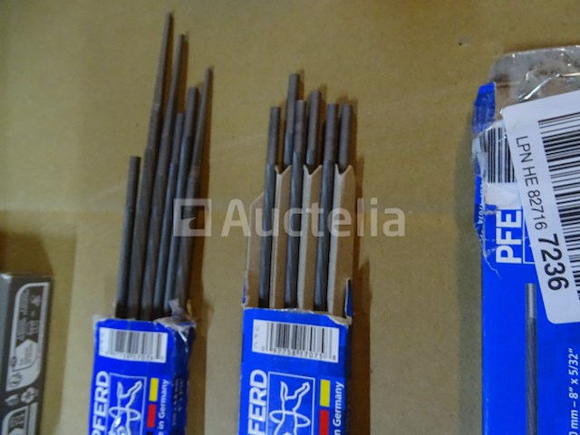 5 oregon chains & guide, 1 husqvarna chain, 18 ronde vijltjes - afbeelding 12 van  14