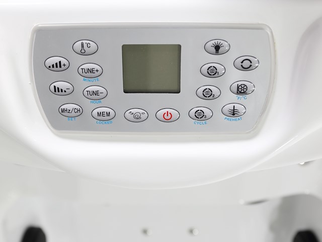 5 persoons outdoor spa 208x208 cm - incl. 2 ligbedden - wit bad / naturel houten kleur zijkant - afbeelding 11 van  16