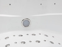 5 persoons outdoor spa 208x208 cm - incl. 2 ligbedden - wit bad / naturel houten kleur zijkant - afbeelding 15 van  16