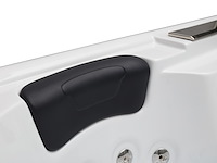 5 persoons outdoor spa 208x208 cm - incl. 2 ligbedden - wit bad / naturel houten kleur zijkant - afbeelding 13 van  16